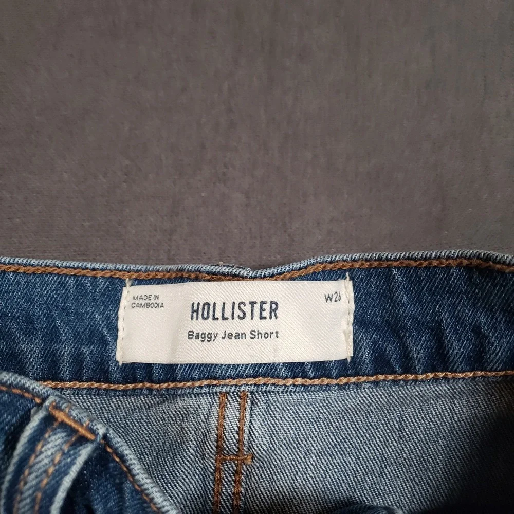 Hollister Baggy Jean Short Womens W26 Blue Medium Wash High Rise Denim